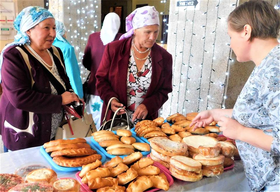 День татарской женщины. Религиозные праздники татарского народа. Эмель татарский праздник. Татарский праздник сегодня. Традиионныйпраздник татарский сегодня.