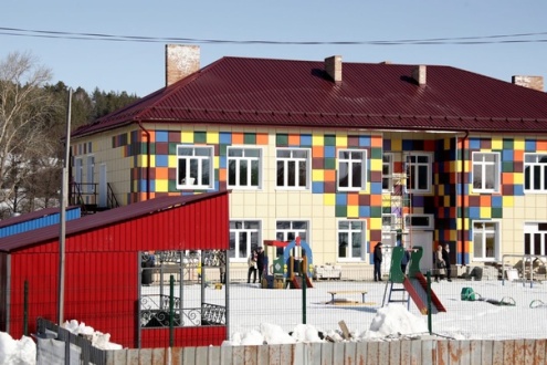 Русских проверил строительство детского сад в Карсунском районе