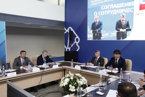 Русских участвовал в заседании круглого стола Комитета Госдумы