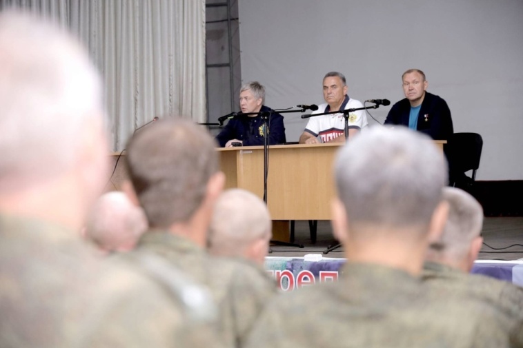 Губернатор встретился с добровольцами батальонов «Симбирск» и «Свияга»