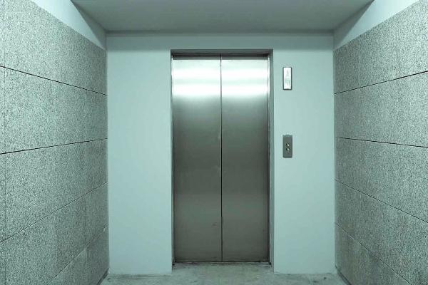 В Ульяновске запустили новых лифтов, установленных по региональной программе