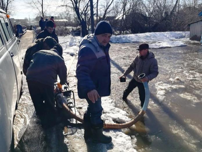 Русских провел оперативное совещание с главами сельских районов, пострадавшие от паводка