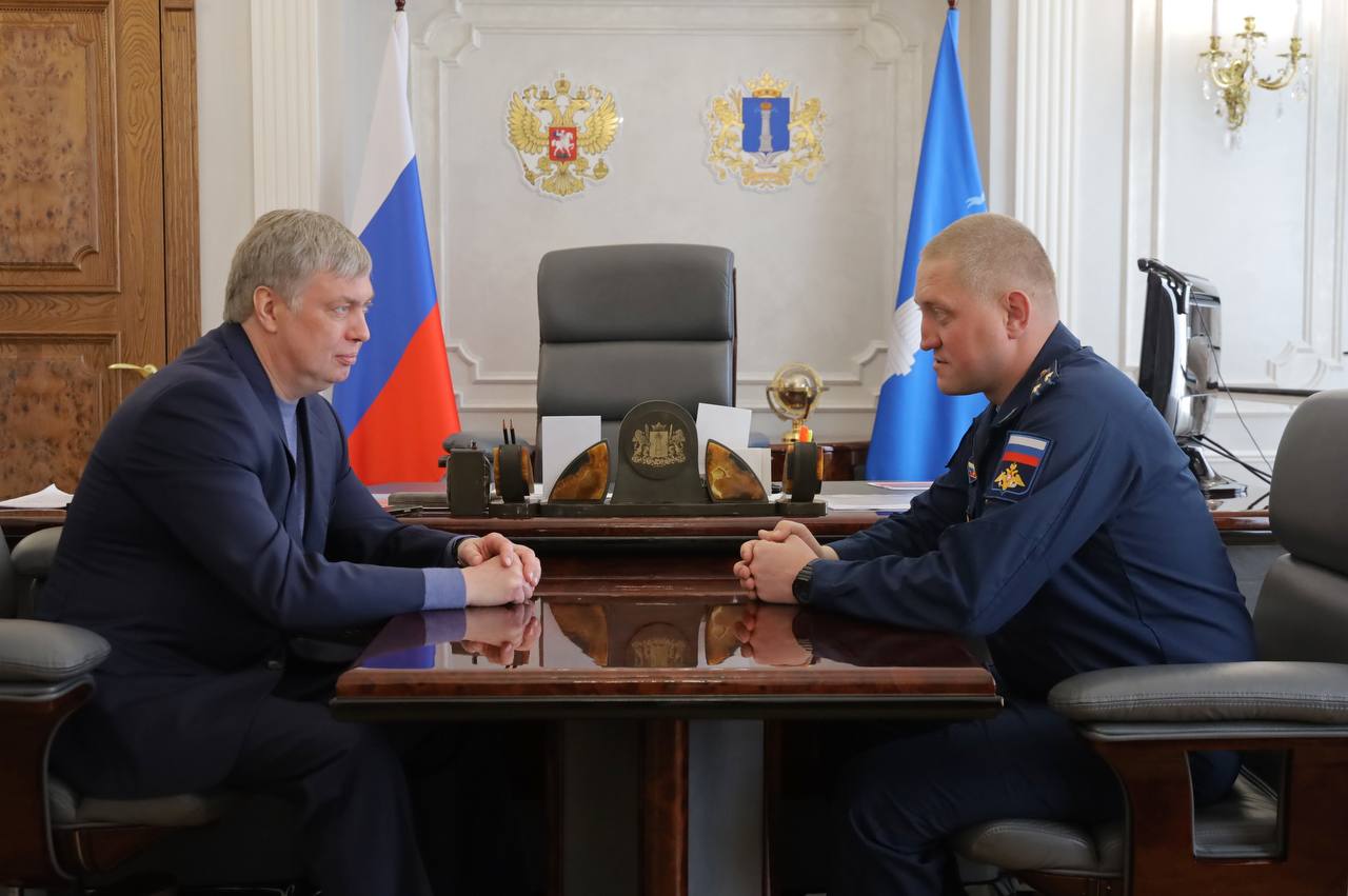 Русских обсудил с руководителем 31 бригады вопросы обеспечения бойцов в зоне СВО