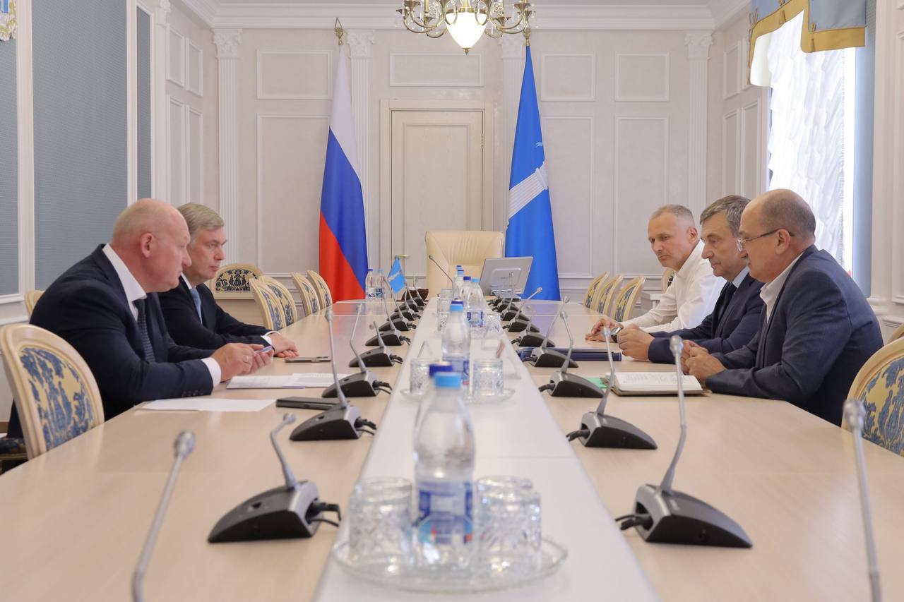 Русских обсудил с главой ДОСААФ России проблемы и перспективы реготделения
