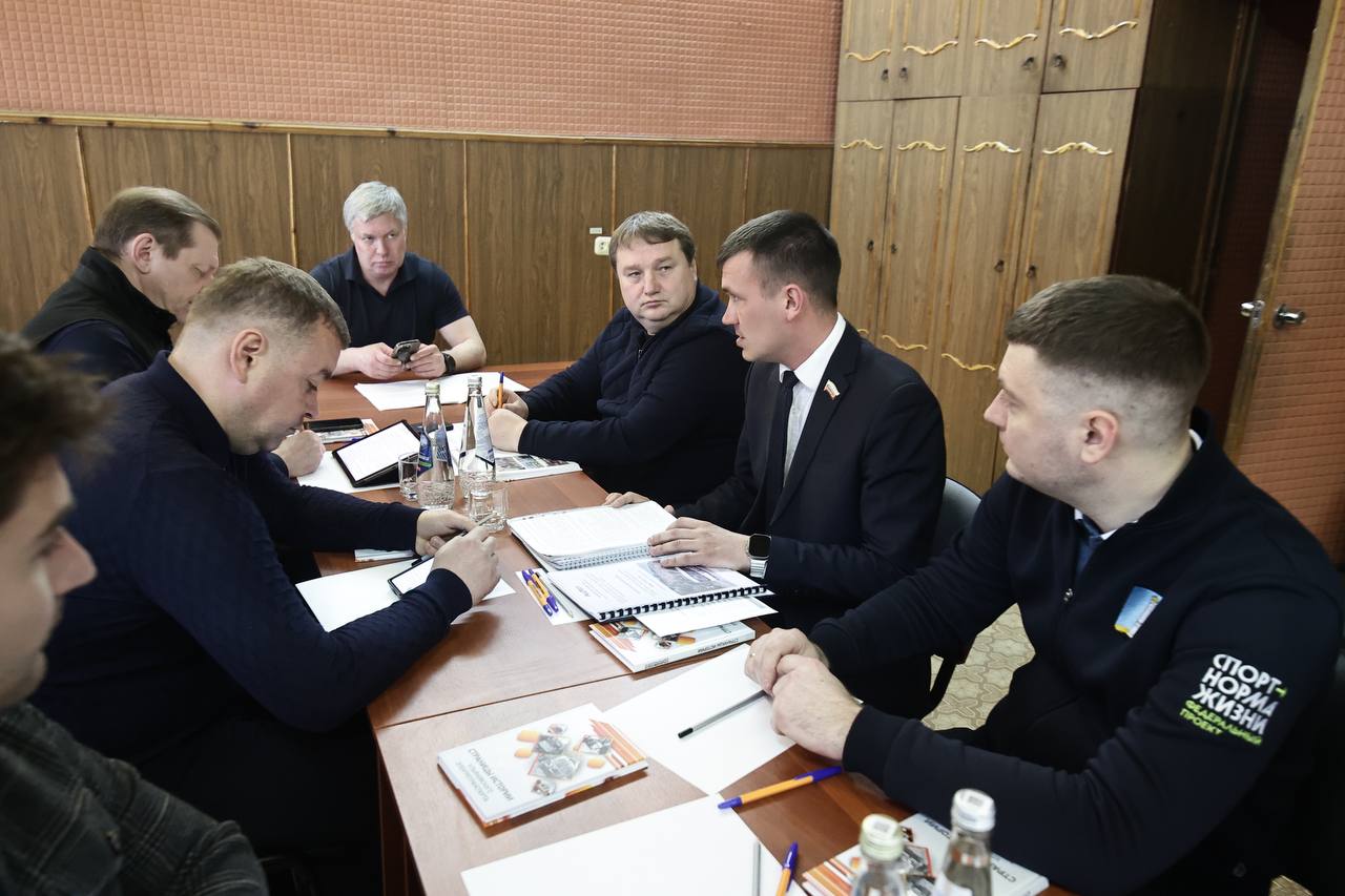 Русских в ходе посещения «Ульяновскэлектротранса» пообещал поддержку