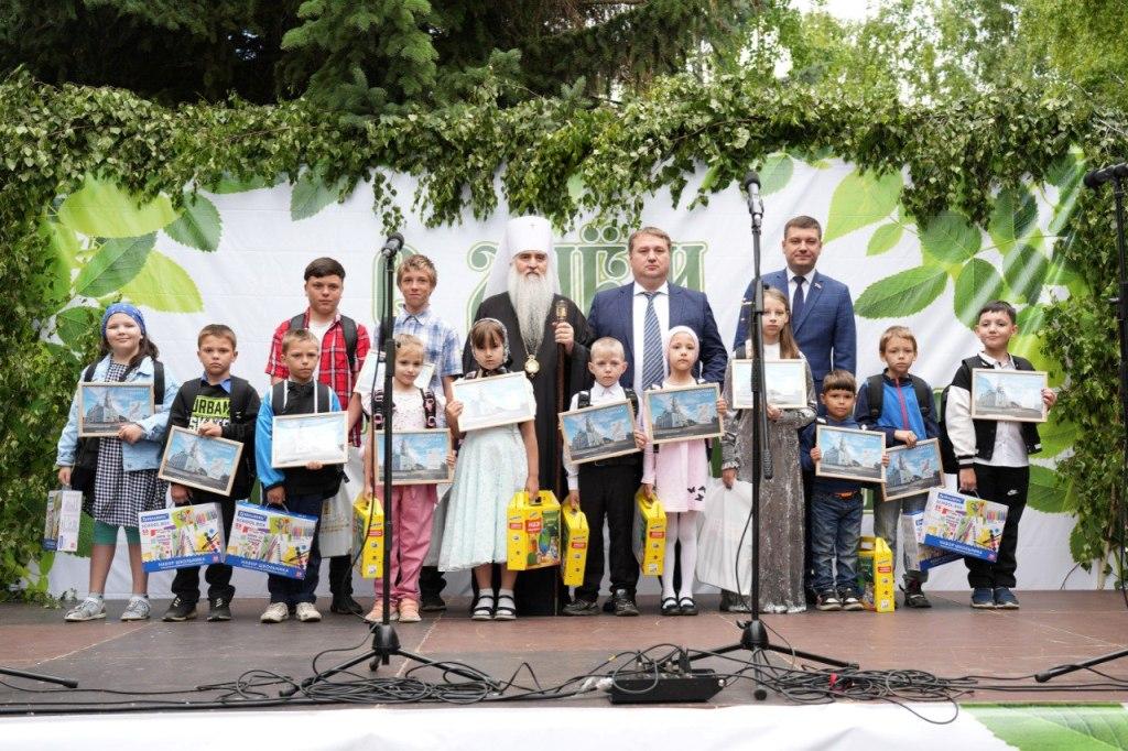 Более 20 ульяновским детям помогли собраться в школу