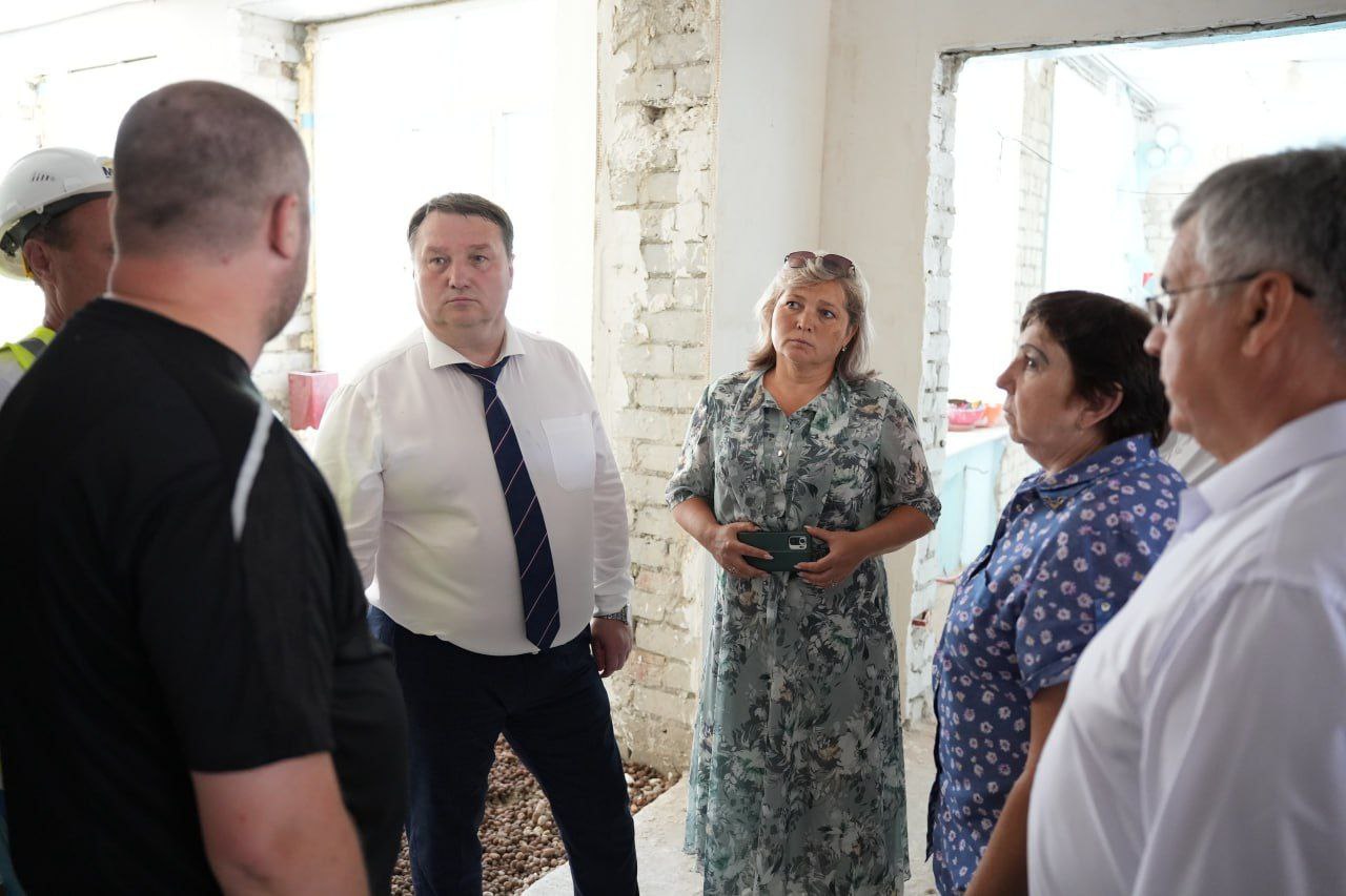 Мэр Ульяновска проверил ход ремонта в школе и лицее