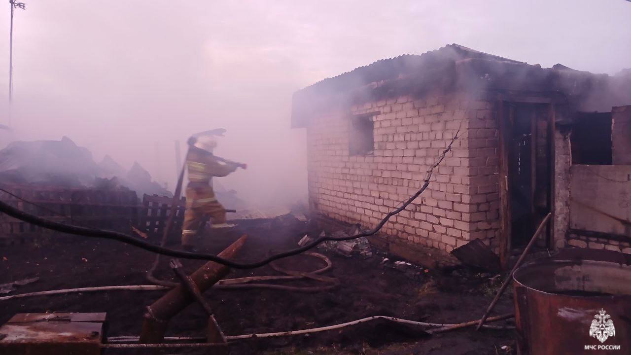 Огнеборцы локализовали пожар в Красном Гуляе